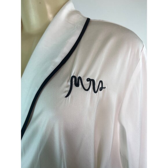 Kate Spade New York White Mrs. Embroidered Initials Bathrobe Sz L/XL - New - Picture 5 of 11